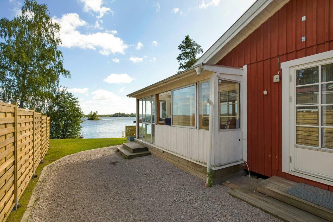 فيلا Bjorkobyفي Holiday Lakefront House المظهر الخارجي الصورة