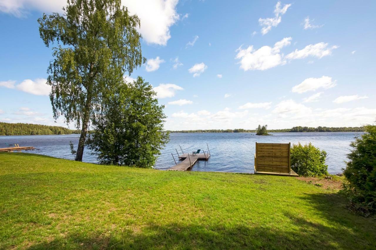 فيلا Bjorkobyفي Holiday Lakefront House المظهر الخارجي الصورة